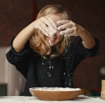 Child_Sifting_Flour